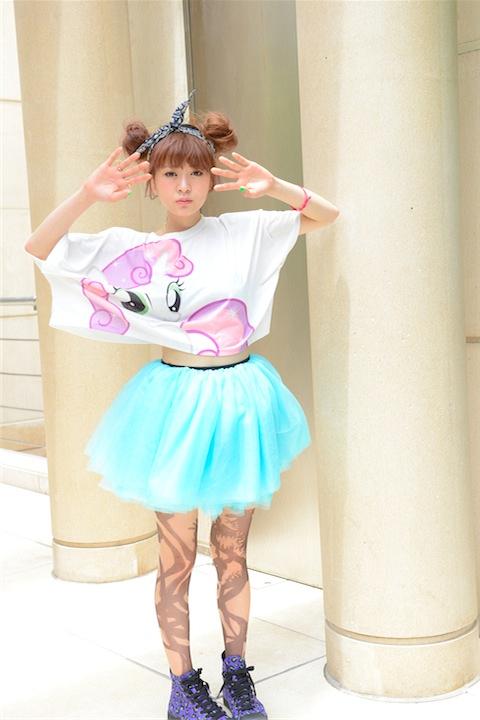 影の魔女の手下ストッキング+レオパード柄スニーカー