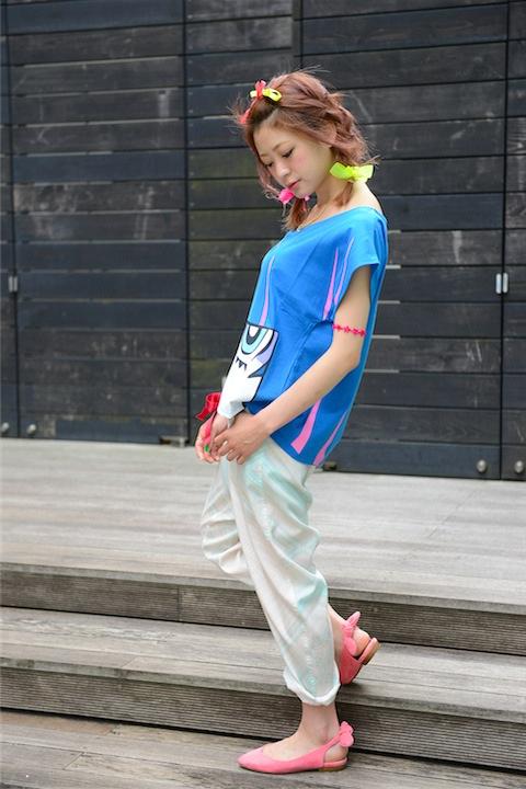 ストッキングのフェイスアップTシャツ