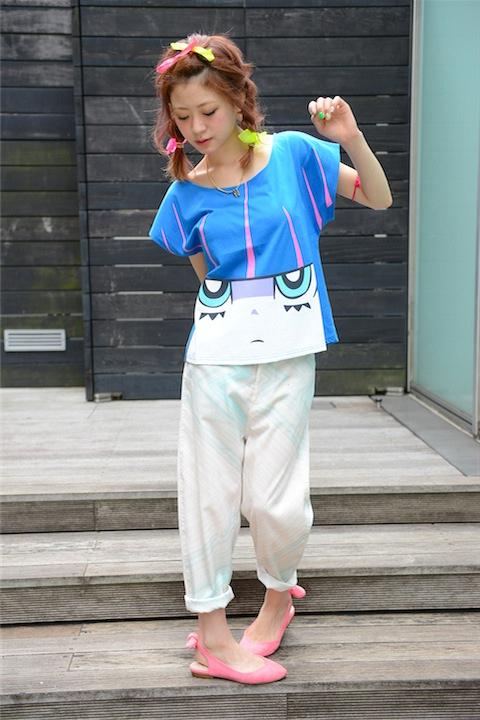 ストッキングのフェイスアップTシャツ