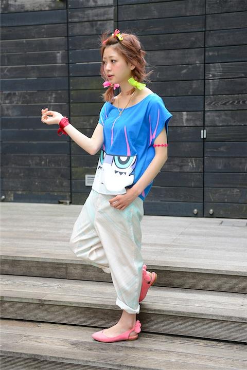 ストッキングのフェイスアップTシャツ