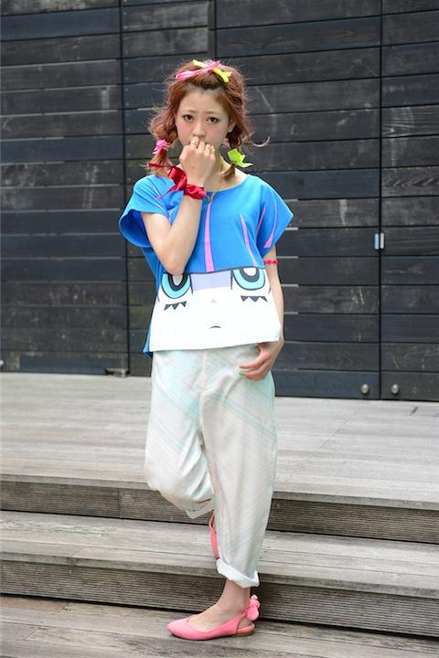 ストッキングのフェイスアップTシャツ