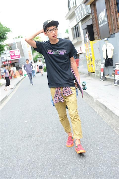X-LARGE1stロゴTシャツxUBIQ2号機スニーカー