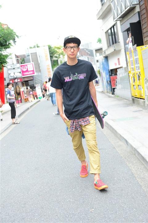 X-LARGE1stロゴTシャツxUBIQ2号機スニーカー