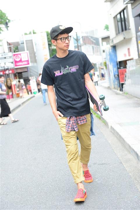 X-LARGE1stロゴTシャツxUBIQ2号機スニーカー