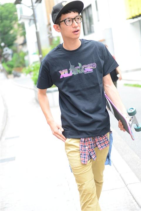 X-LARGE1stロゴTシャツxUBIQ2号機スニーカー