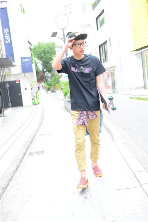 X-LARGE1stロゴTシャツxUBIQ2号機スニーカー