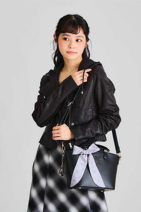 Krisis、ユウ Q ウィルソン、ベンタクロウ ブリンガー、ヴェザリウス バンデージ モデル 2wayハンドバッグ、腕時計、スマホストラップ＆フォンタブ、キーチャーム NIJISANJI EN