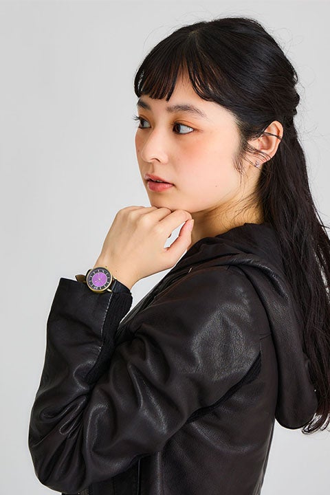 Krisis、ユウ Q ウィルソン、ベンタクロウ ブリンガー、ヴェザリウス バンデージ モデル 2wayハンドバッグ、腕時計、スマホストラップ＆フォンタブ、キーチャーム NIJISANJI EN