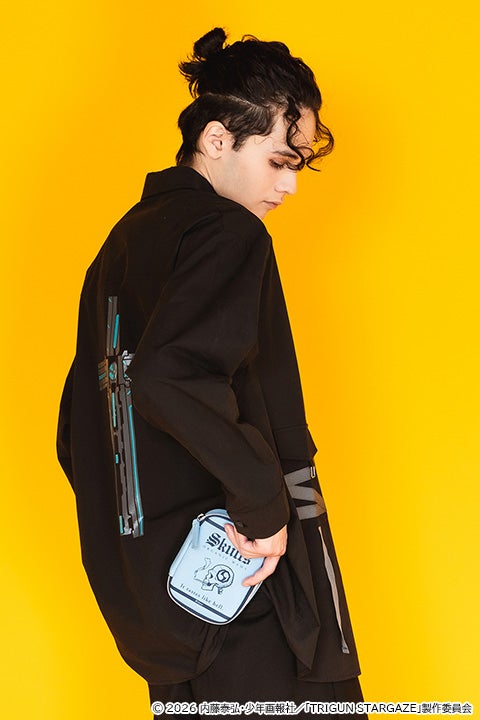 ヴァッシュ・ザ・スタンピード、ニコラス・D・ウルフウッド モデル ロングスリーブTシャツ＆バッグ＆シャツ＆マルチポーチ TRIGUN STARGAZE トライガン・スターゲイズ