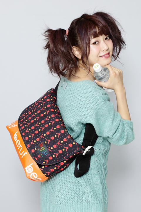 魔法少女まどか☆マギカ　お菓子の魔女メッセンジャーバッグM