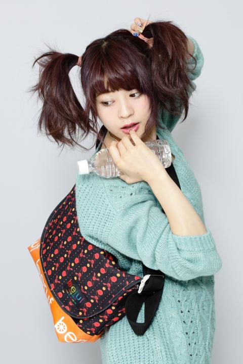 魔法少女まどか☆マギカ　お菓子の魔女メッセンジャーバッグM