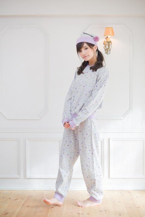 一松 モデル　パジャマ ルームウェア おそ松さん