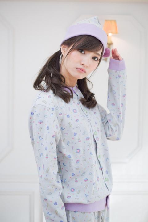 一松 モデル　パジャマ ルームウェア おそ松さん