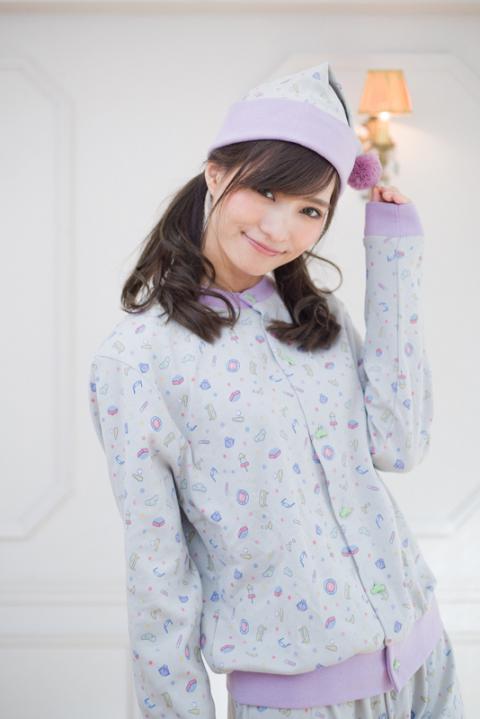 一松 モデル　パジャマ ルームウェア おそ松さん