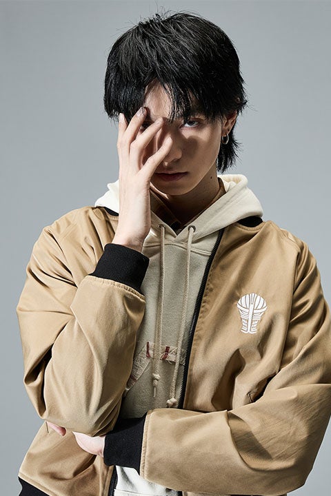 黒崎一護 モデル アウター＆ボディバッグ＆キャップ、平子真子 モデル アウター BLEACH 千年血戦篇