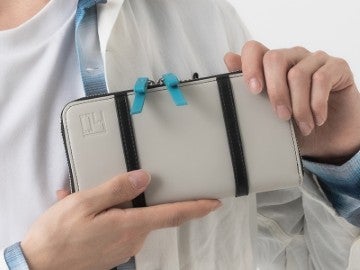 トキ モデル 長財布