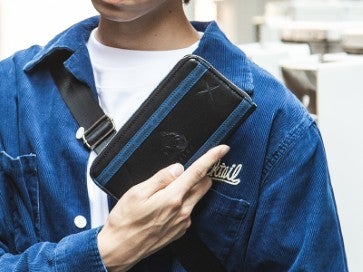 サオリ モデル 長財布