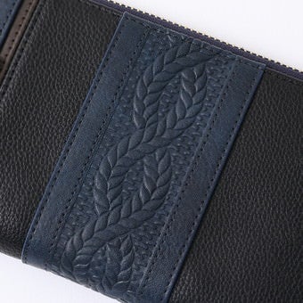 文香の黒髪と、[潮風の一頁]の水着イメージのブルーを基調とした2wayバッグ&財布。